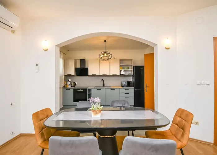 Apartment Smoljic *