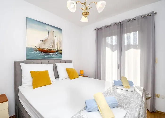 Smoljic Apartment *